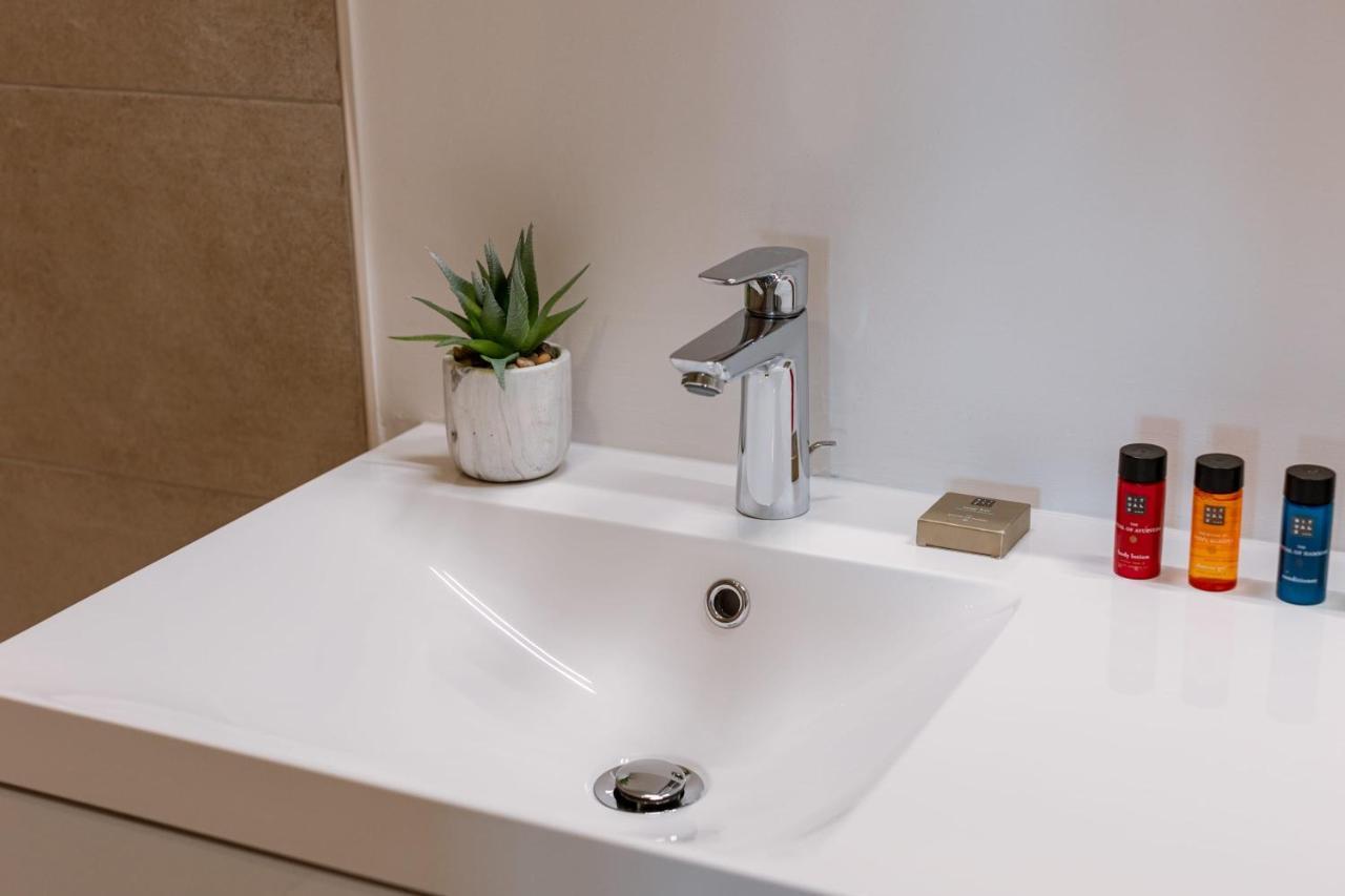 Huswell - Beautifully Decorated Apartment With Sunny Terrace أوستيند المظهر الخارجي الصورة